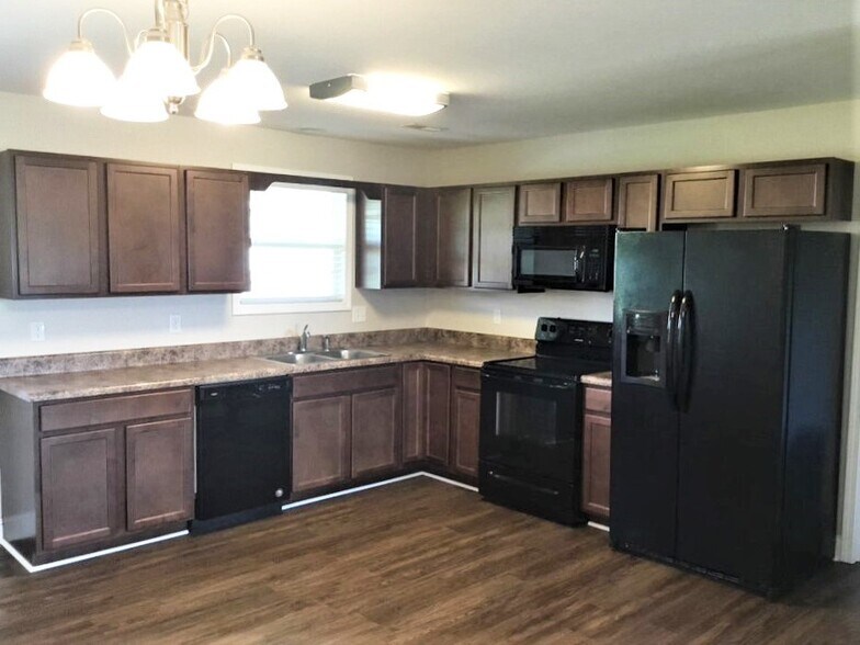 Building Photo - 6515 Mission Springs Ln