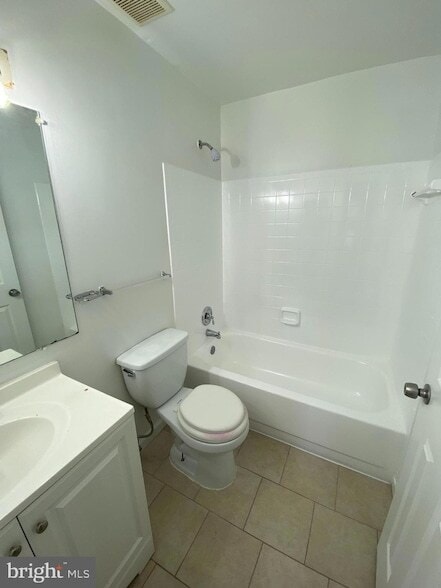 Building Photo - 1741 Countrywood Ct