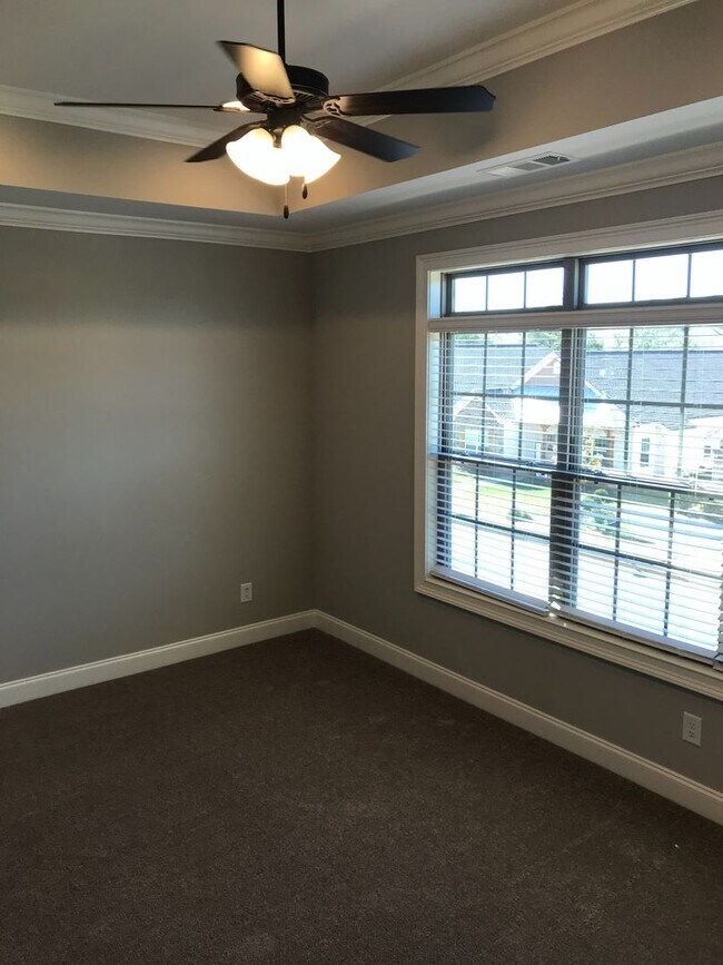 Building Photo - The Townhomes of Runningvine
