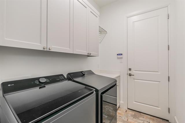Building Photo - 8 Comillas Dr