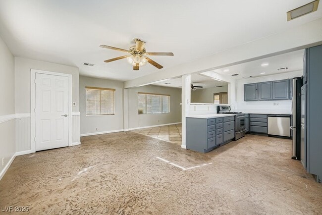 Building Photo - 571 Blackmore Dr