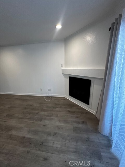 Building Photo - 5500 Owensmouth Ave