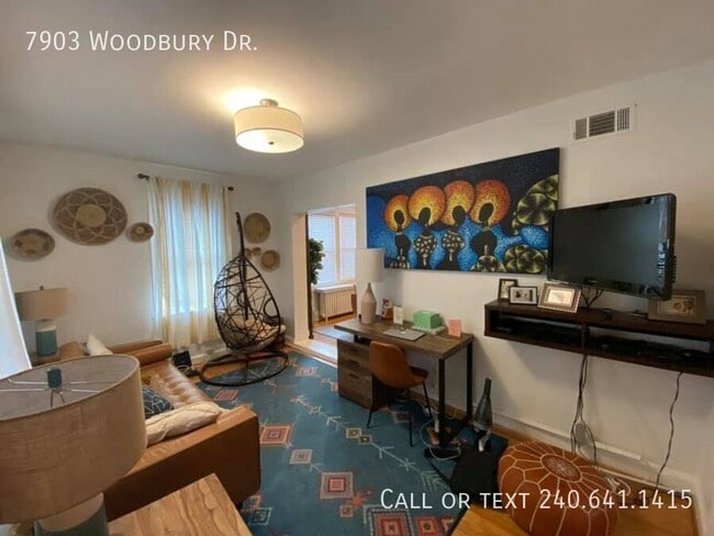 Building Photo - 7903 Woodbury Dr