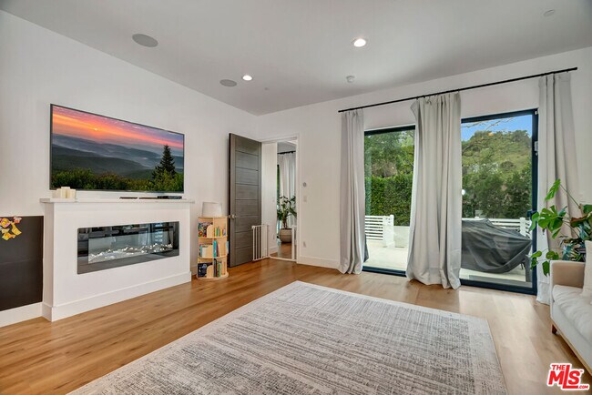 Building Photo - 4203 Saugus Ave