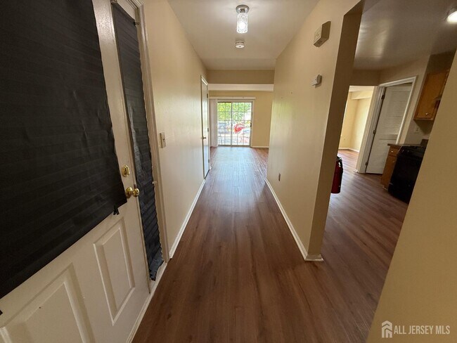 Building Photo - 1102 Stony Brook Way