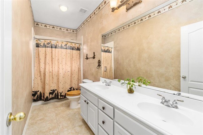 Building Photo - 905 Carriage Hills Blvd