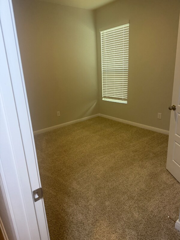 Building Photo - 194 Nespral Dr