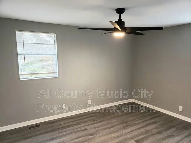 Building Photo - "Charming 3-Bedroom Retreat in Nashville – Cozy Living with 1,061 Sq Ft of Comfort!"