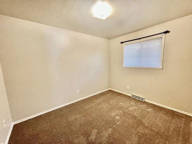 Building Photo - 1113-1115 Hays St