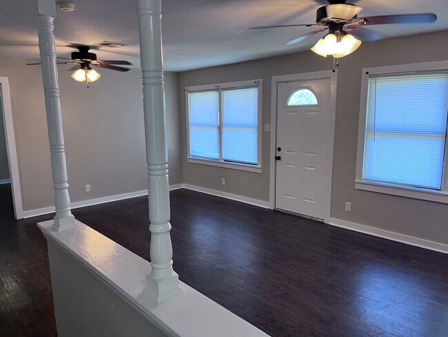 Building Photo - 3113 Babin Dr