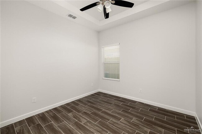 Building Photo - 1322 Beverly Ave