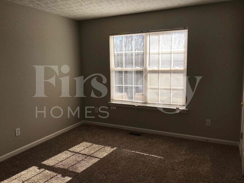 Building Photo - 261 Bookout Loop