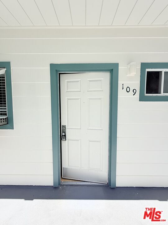Building Photo - 11738 Mayfield Ave