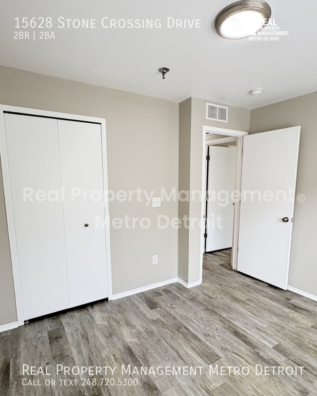Building Photo - 15628 Stone Crossing Dr