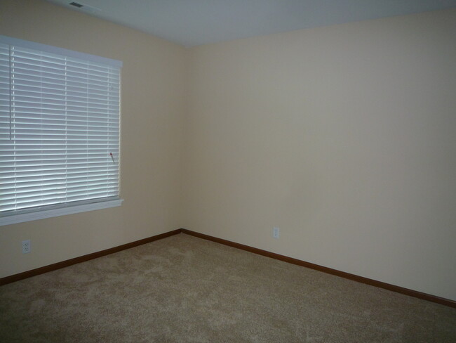 Building Photo - 14039 S Oakdale Cir