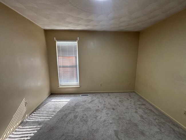 Building Photo - 6421 Orchard View Ln