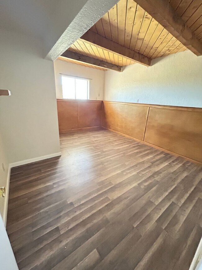 Building Photo - 701 Rincon Ridge Rd