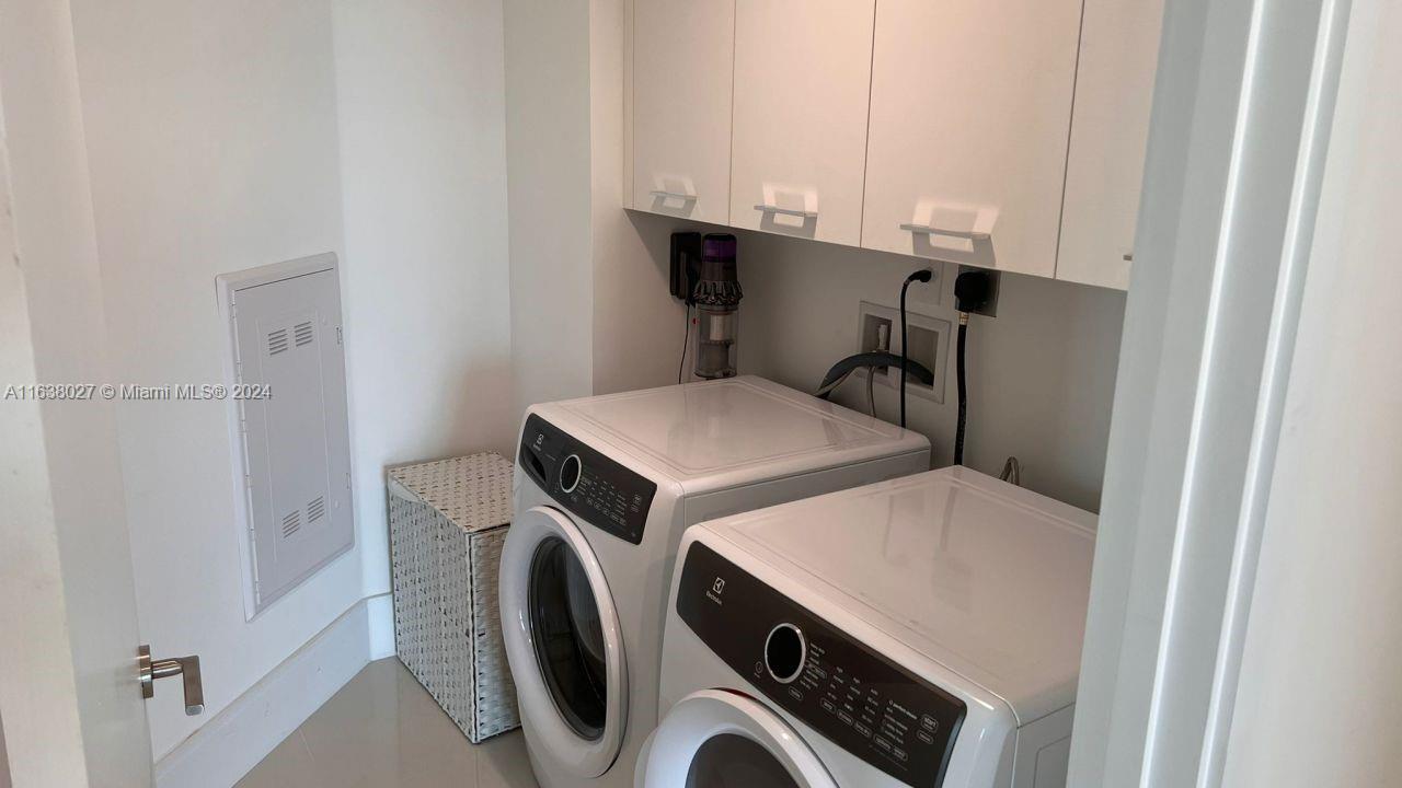 Laundry - 300 Sunny Isles Blvd