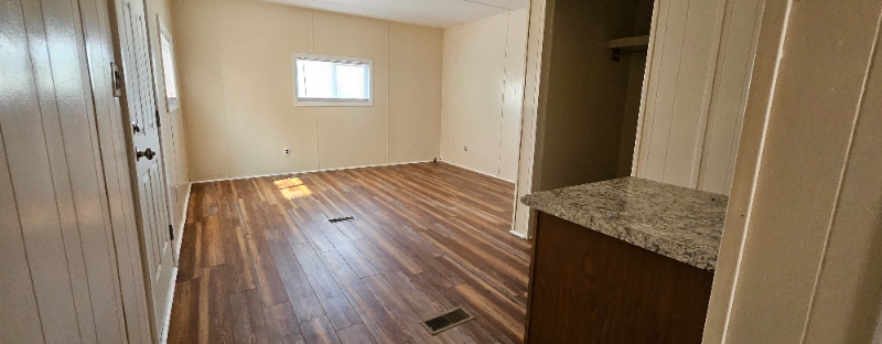 Building Photo - 32 3rd St