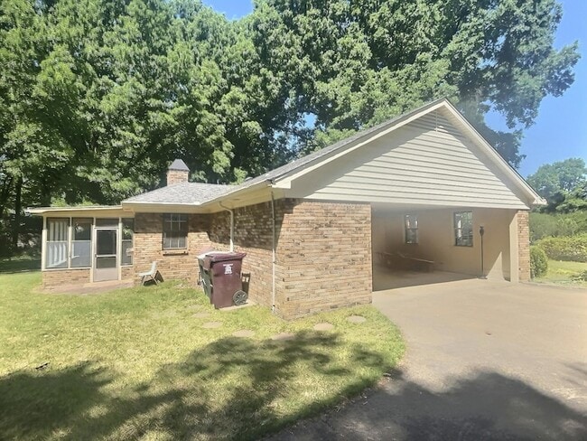 Building Photo - 335 Alexander Cove