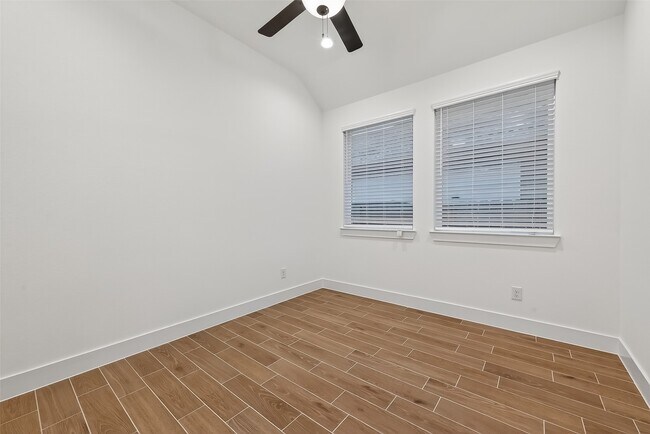 Building Photo - 2210 Cherry Brg Ln