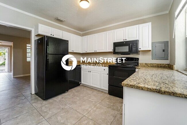 Building Photo - 3 Bedroom Pet-Friendly Home in West Park, ...