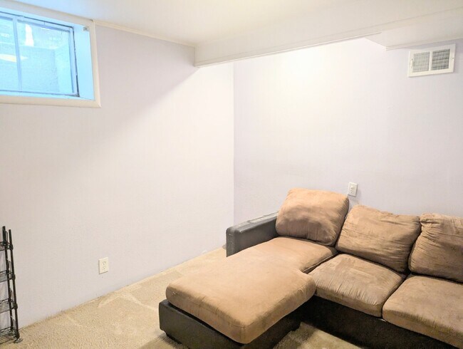Building Photo - Basement for Rent - Shared Living in Comfo...