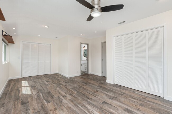 Building Photo - updated and unique 3 bedroom