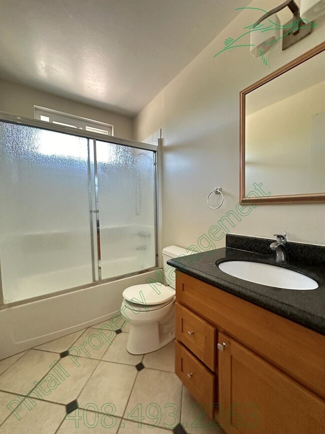 Building Photo - 978 Westlynn Way