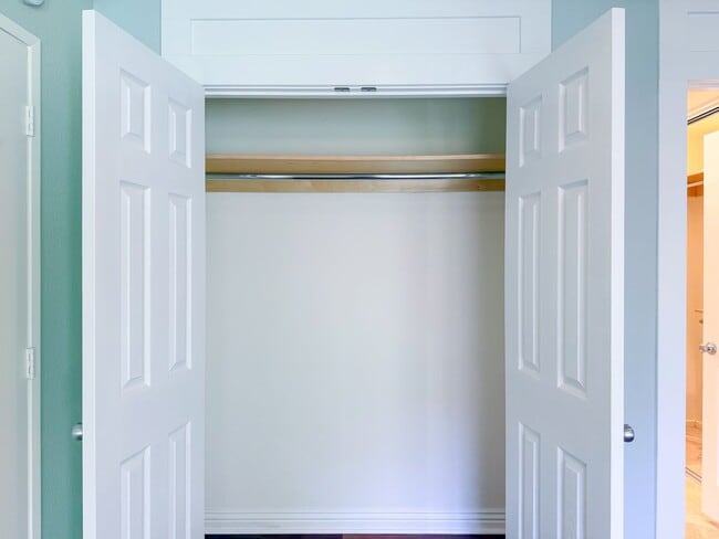 Building Photo - 2262 Martinique Ln