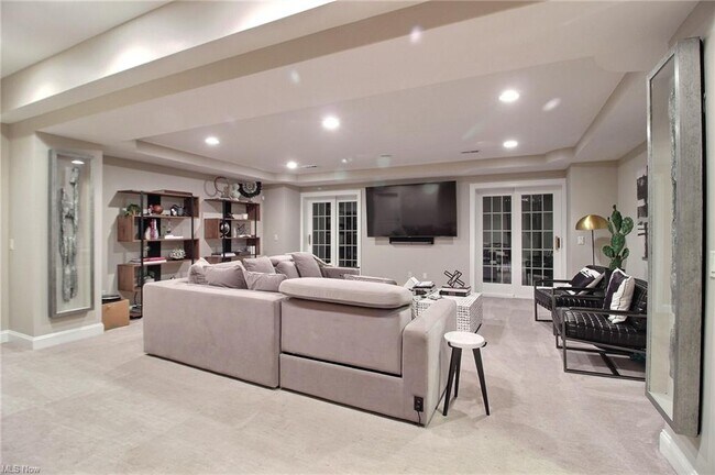 Building Photo - 40 Hamlet Ct