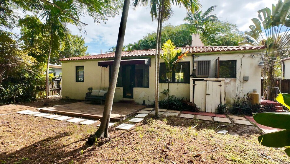 Building Photo - 183 NE 89th St