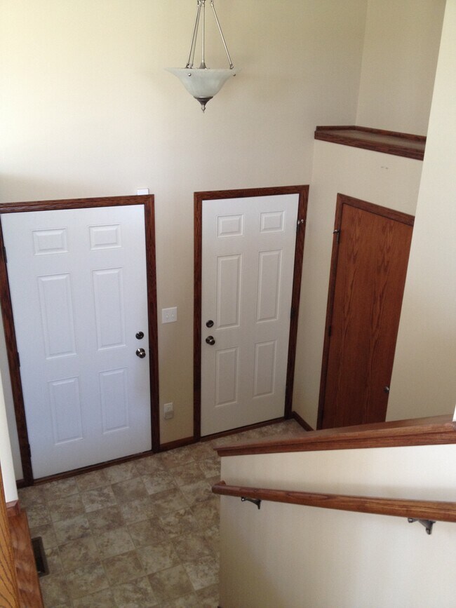 Building Photo - 5179 Castleview Dr NW