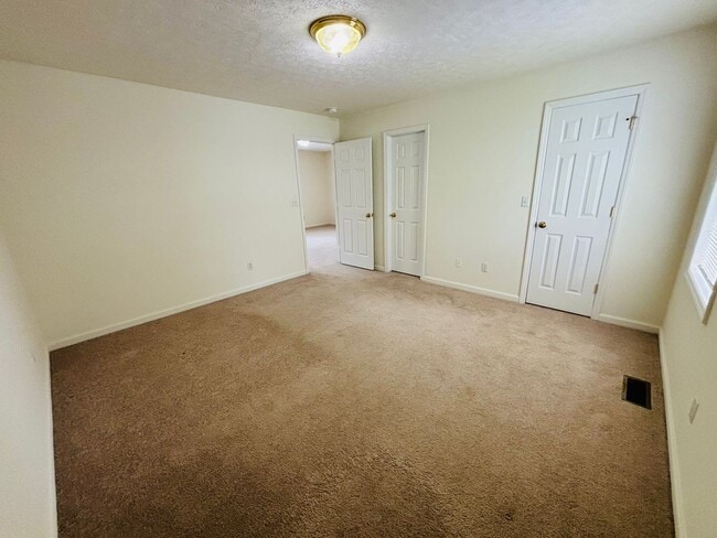Building Photo - 206 Reynolds Ave