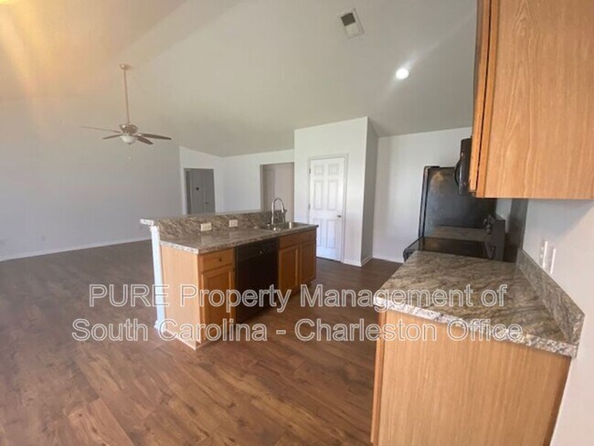 Building Photo - 1604 Ashley Ct