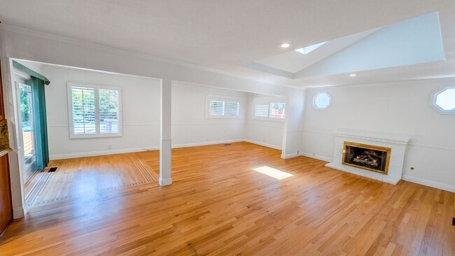 Building Photo - Beautifully Updated Pleasanton Four Bedroom Retreat w/ Vaulted Ceilings & Custom Details