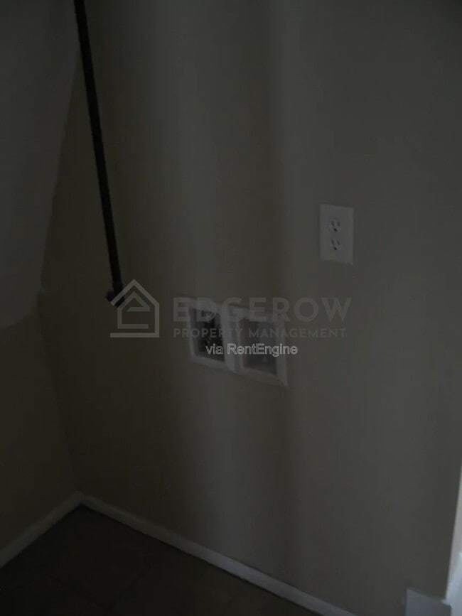 Building Photo - 737 6th St NW