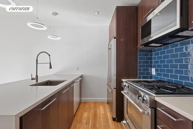 Building Photo - 342 E 110th St