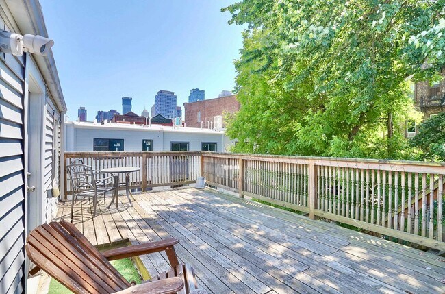 Building Photo - 265 3rd St