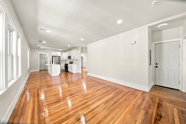 Building Photo - 32 Westmore Rd
