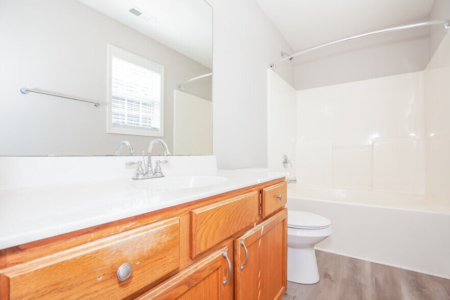 Building Photo - 2642 Oasis Ln