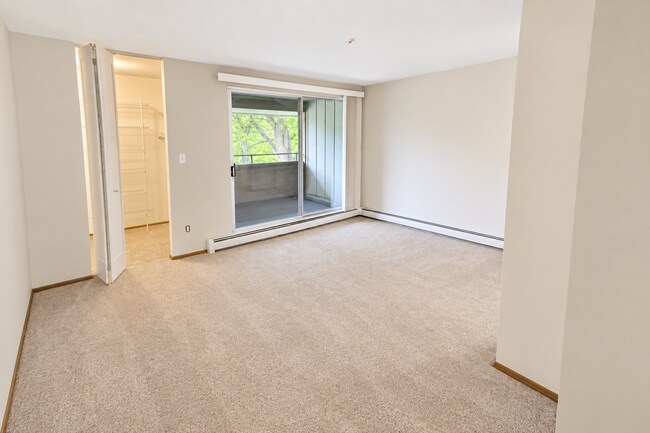 Building Photo - 4000 W Rivers Edge Cir