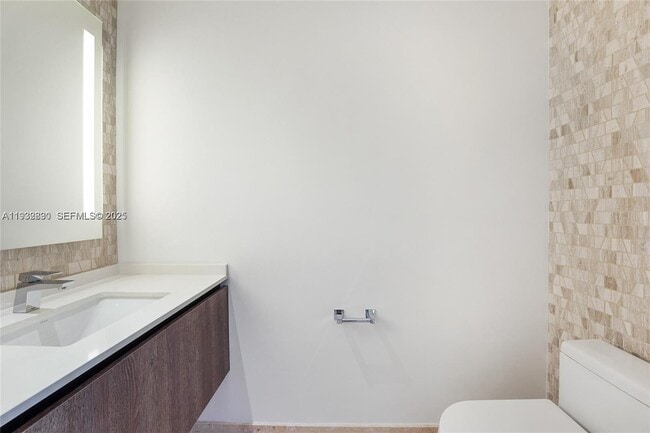 Building Photo - 88 SW 7th St