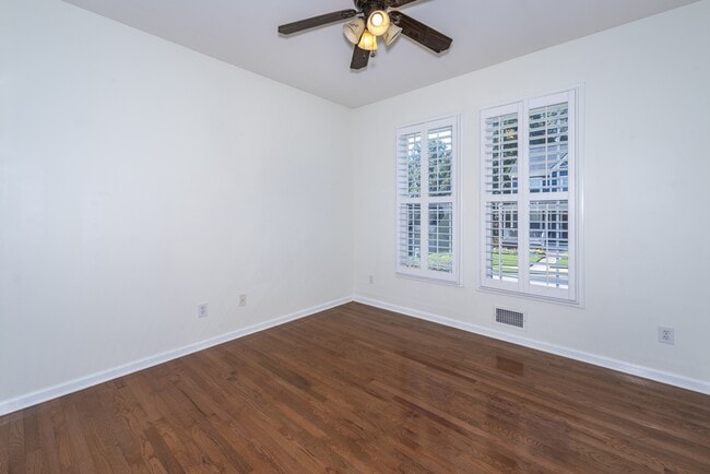 Building Photo - 5707 Community Ln