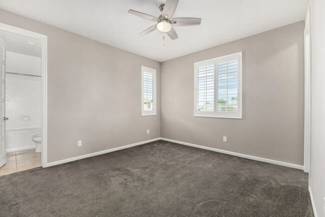 Building Photo - Beautiful Gilbert home located in the desirable Windhaven community!
