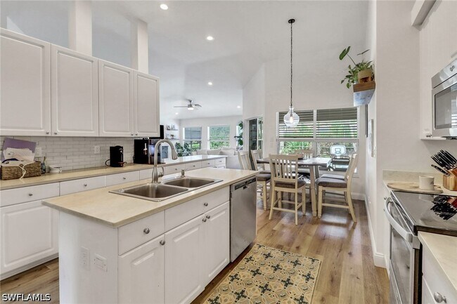 Building Photo - 6984 Burnt Sienna Cir