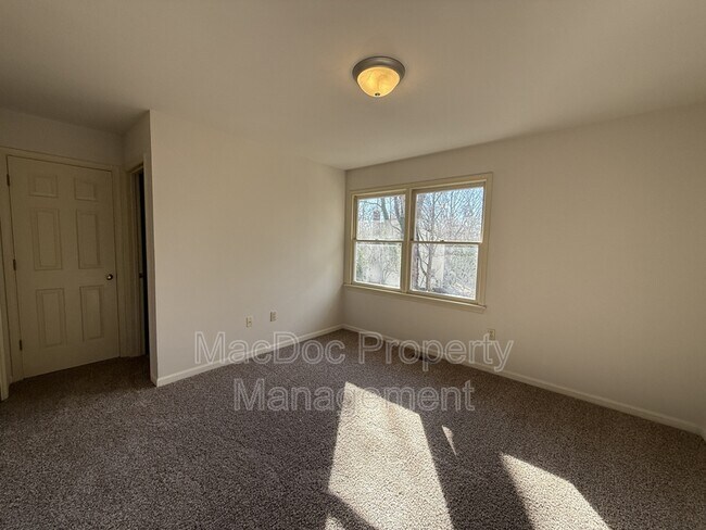 Building Photo - 169 Farrell Ln