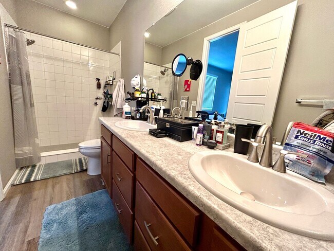 Building Photo - Modern Luxury Living in Harmony Ridge! $25...