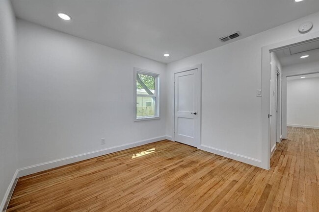 Building Photo - 203 Nelray Blvd