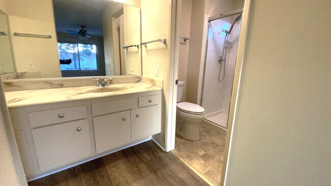 Building Photo - 17505 Kensington Cir